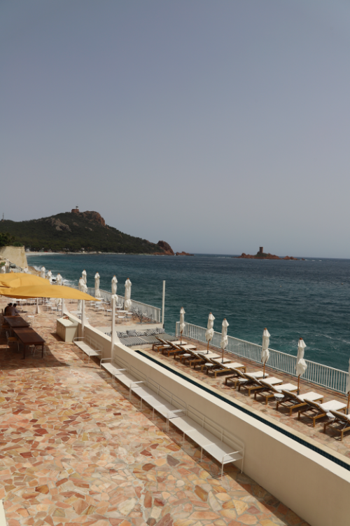 Vue de la chambre sur la mer hotel les roches rouges cote d'azur