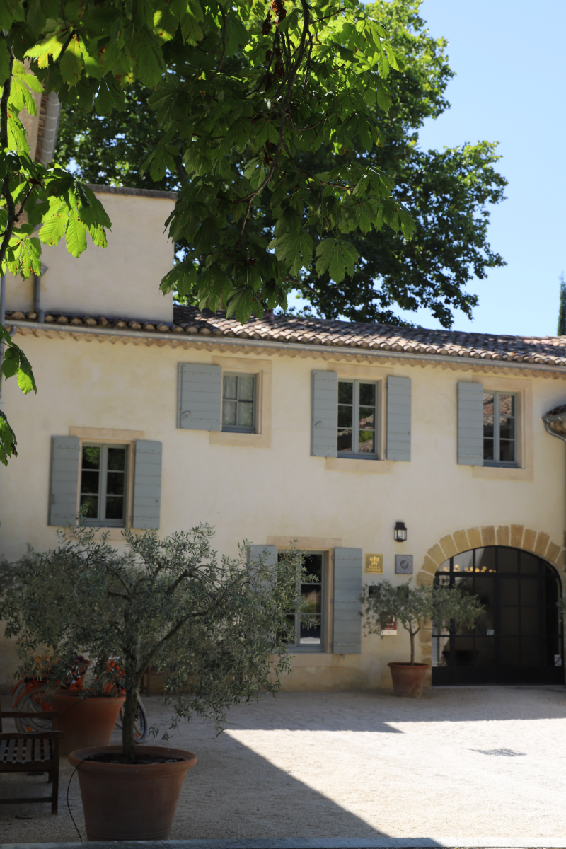 Domaine de Fontenille, bastide provencale