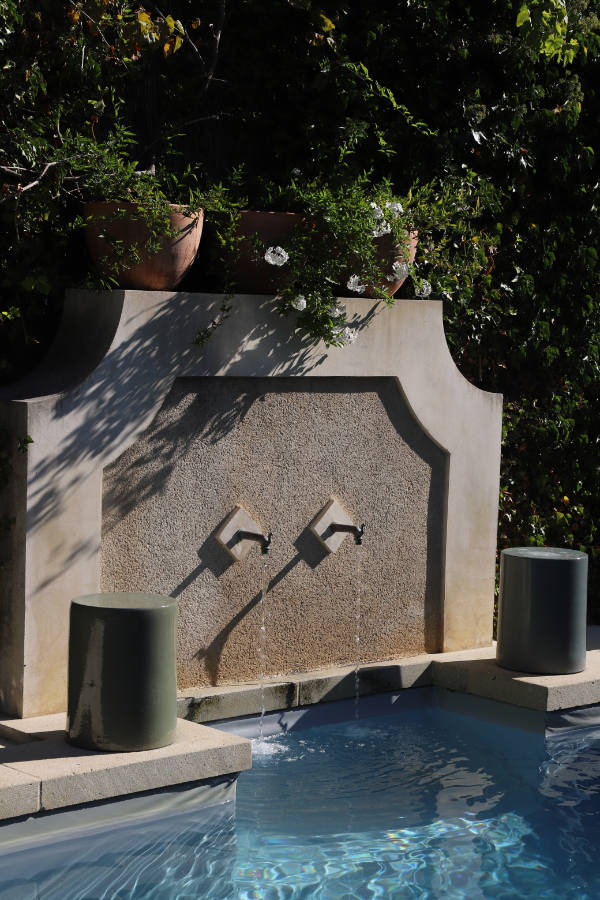 Piscine extérieure hotel le moulin lourmarin